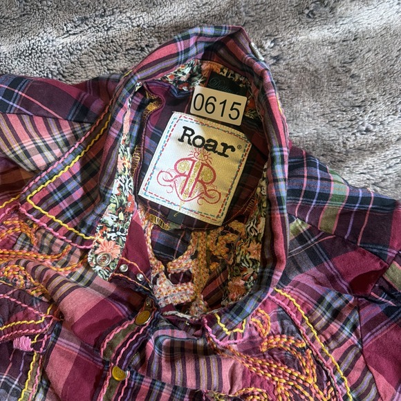Roar Western Pink Plaid Button Up Shirt Women's Small Embroidered Rhinestone - Picture 6 of 11